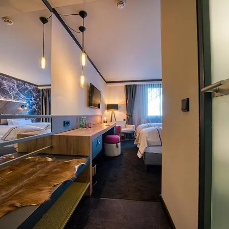 Fourside Messe, Trademark Collection By Wyndham