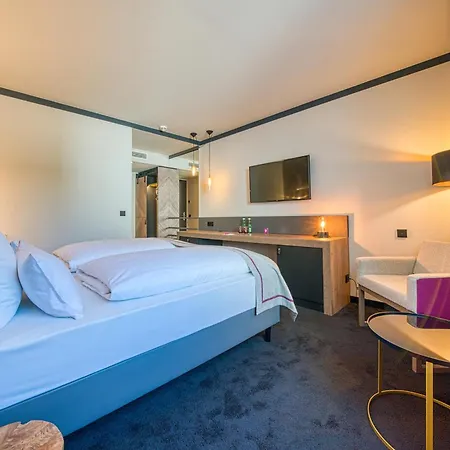 Hotel Fourside Messe, Trademark Collection By Wyndham 4*