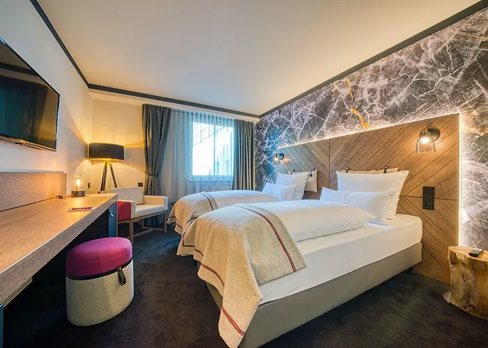 Fourside Messe, Trademark Collection By Wyndham