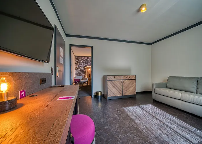 Hotel Fourside Messe, Trademark Collection By Wyndham 4*