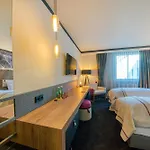 Fourside Messe, Trademark Collection By Wyndham Hotel Solnohrad
