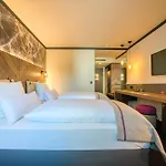 Fourside Messe, Trademark Collection By Wyndham