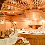 Hotel Fourside Messe, Trademark Collection By Wyndham 4*