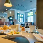 Fourside Messe, Trademark Collection By Wyndham