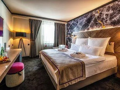 Hotel Plaza Messe 4*