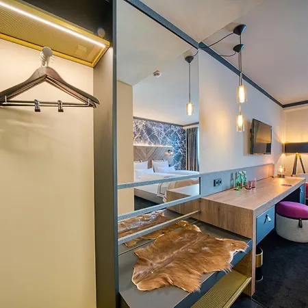 Plaza Messe מלון 4*