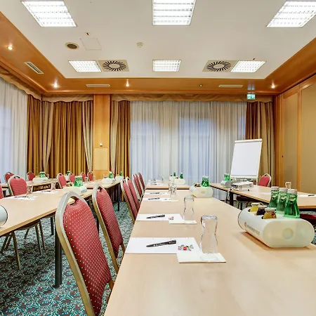 Hotel Plaza Messe Solnohrad