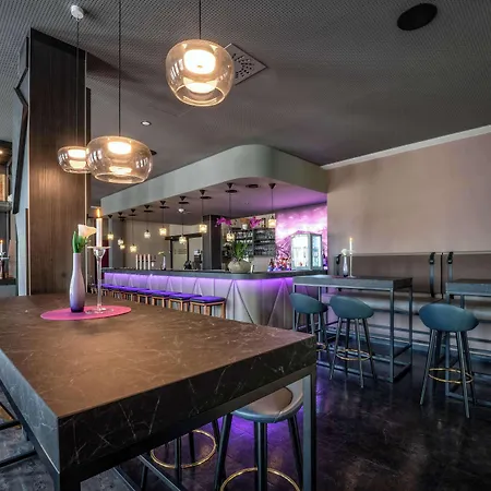 Fourside Messe, Trademark Collection By Wyndham