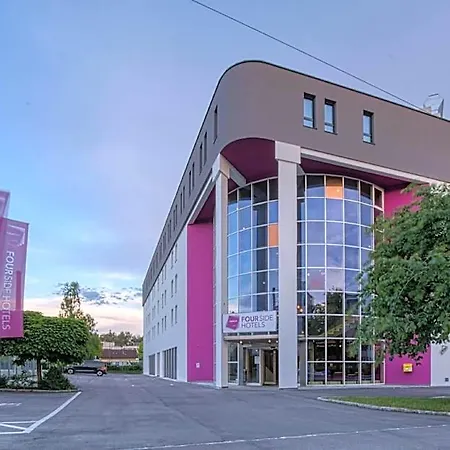 מלון Plaza Messe 4*