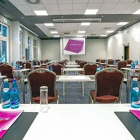 מלון Plaza Messe 4*