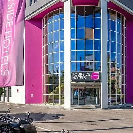 מלון Plaza Messe 4*
