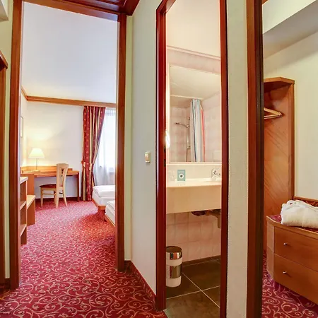 Hotel Plaza Messe 4*