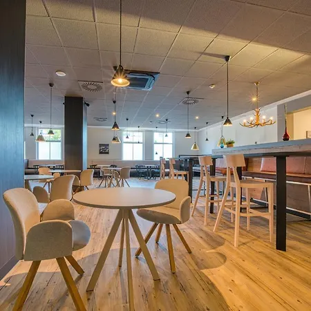 Fourside Messe, Trademark Collection By Wyndham Hotel Solnohrad