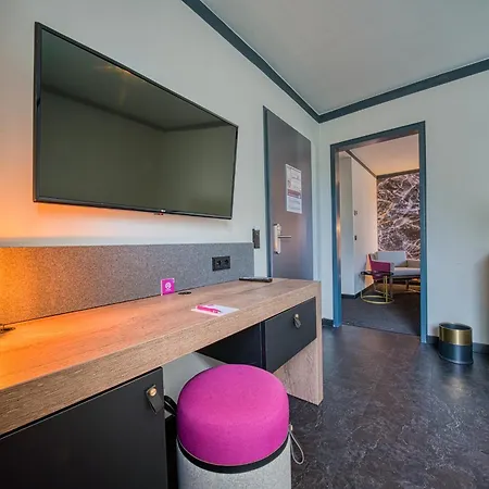 Fourside Messe, Trademark Collection By Wyndham Solnohrad