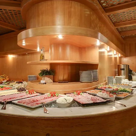 Fourside Messe, Trademark Collection By Wyndham Hotel