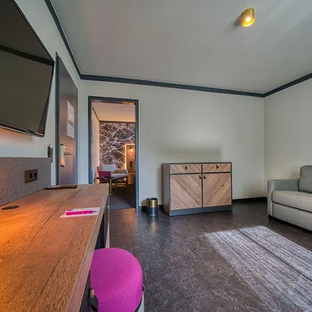 Hotel Fourside Messe, Trademark Collection By Wyndham 4*