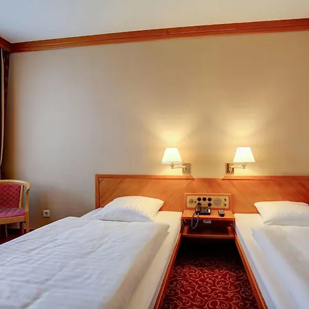 Plaza Messe Hotel 4*