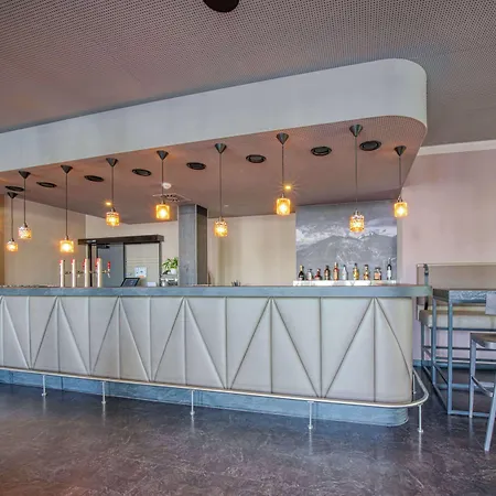 Fourside Messe, Trademark Collection By Wyndham